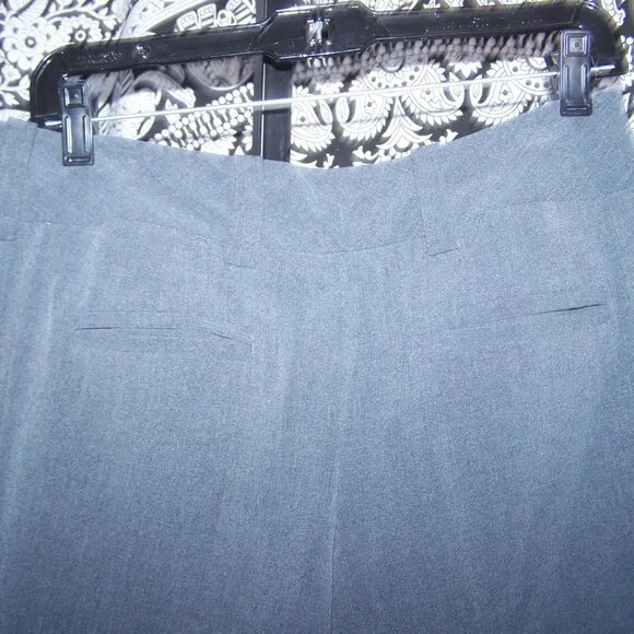 **Final Sale** BCX Light Gray Pant Suit Sz M/9 - Picture 7 of 8